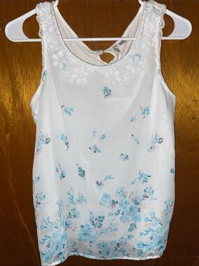 LC Lauren Conrad White Lace-Trim Sleeveless Top